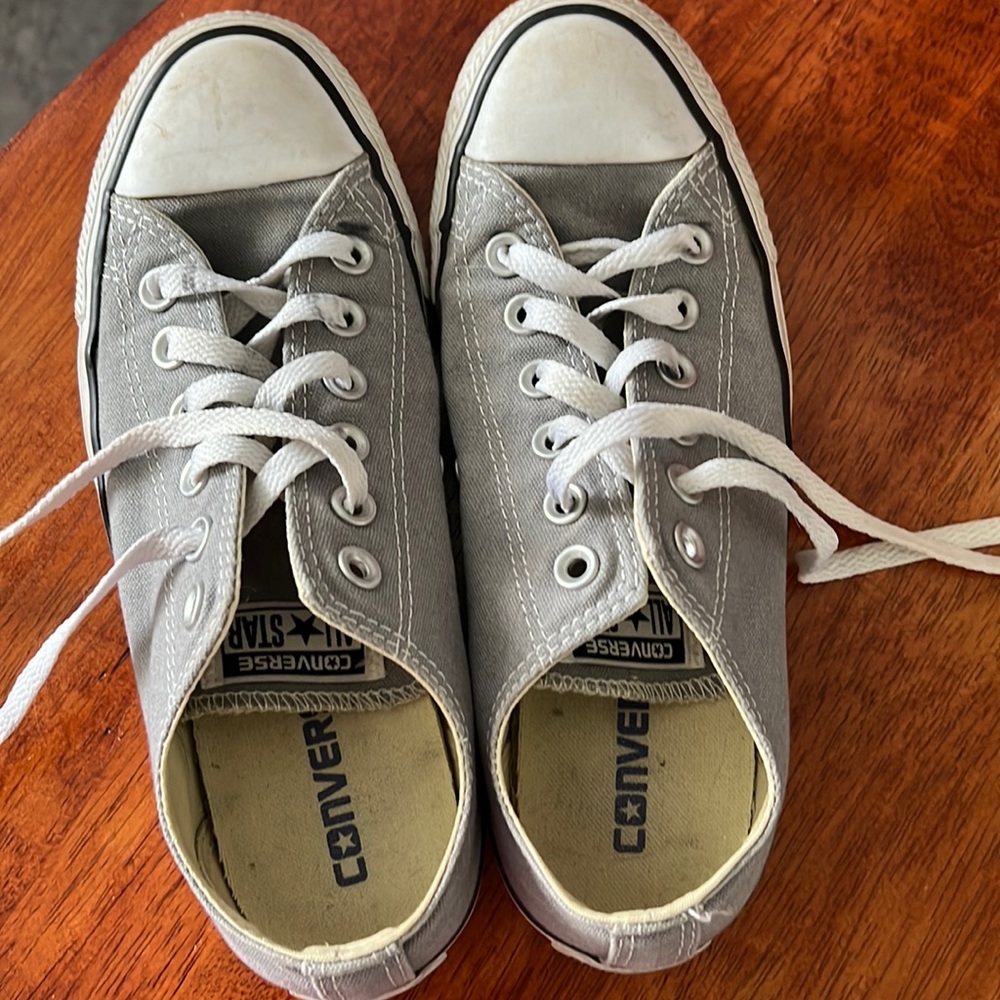 Gray converse.  Worn but still in good shape. Size 7